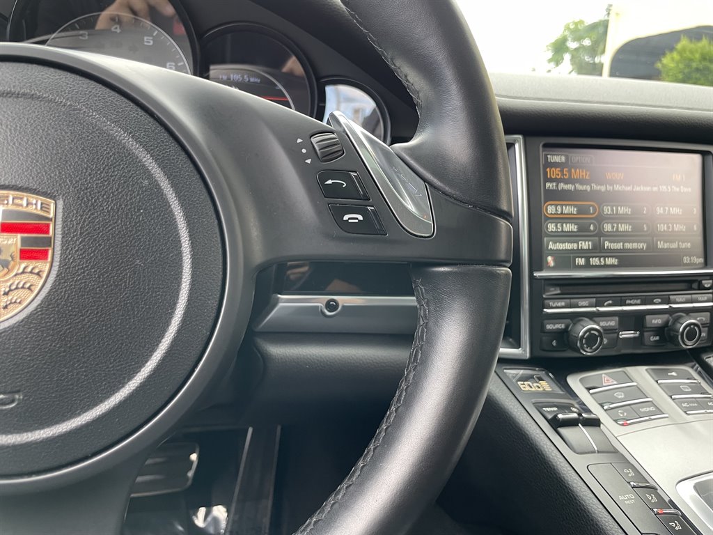 2011 Porsche Panamera 4S photo