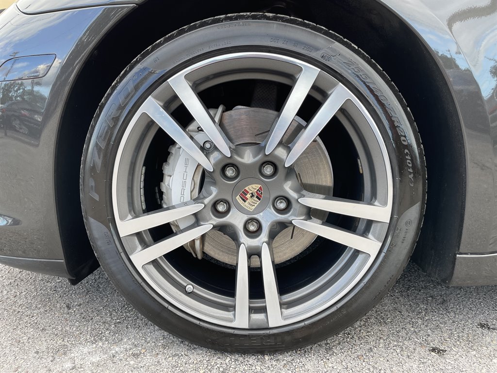 2011 Porsche Panamera 4S photo