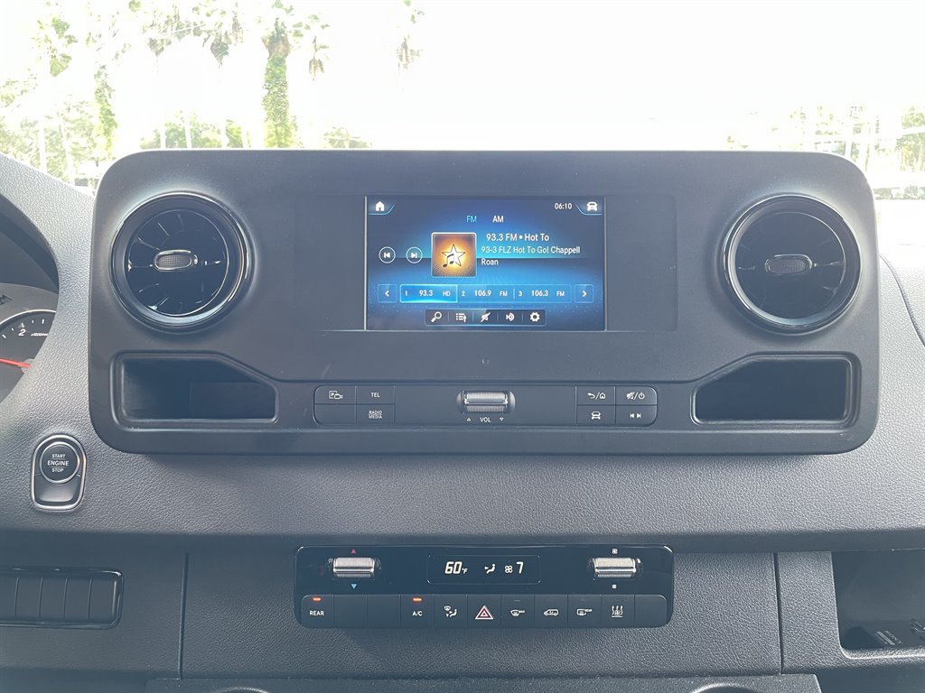 2021 Mercedes-Benz Sprinter 2500 High Roof photo