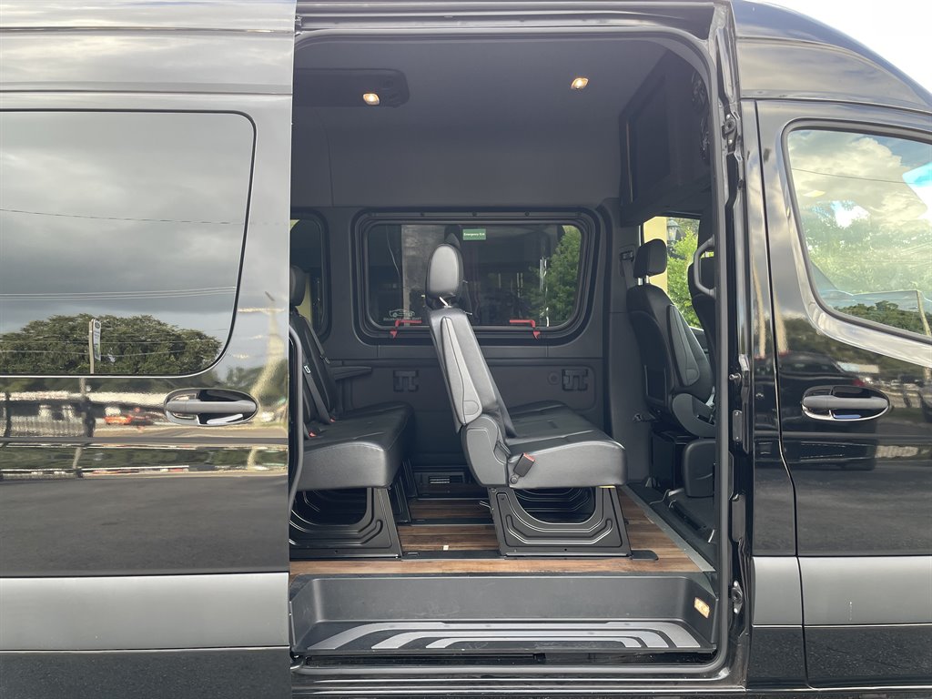 2021 Mercedes-Benz Sprinter 2500 High Roof photo