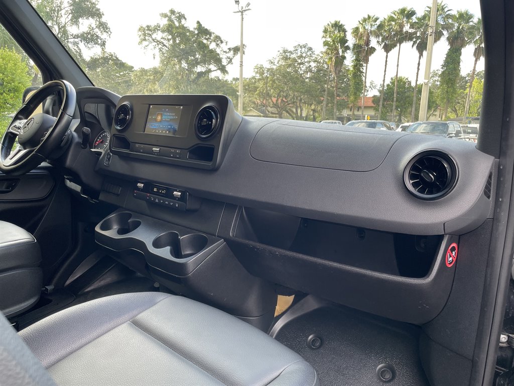2021 Mercedes-Benz Sprinter 2500 High Roof photo