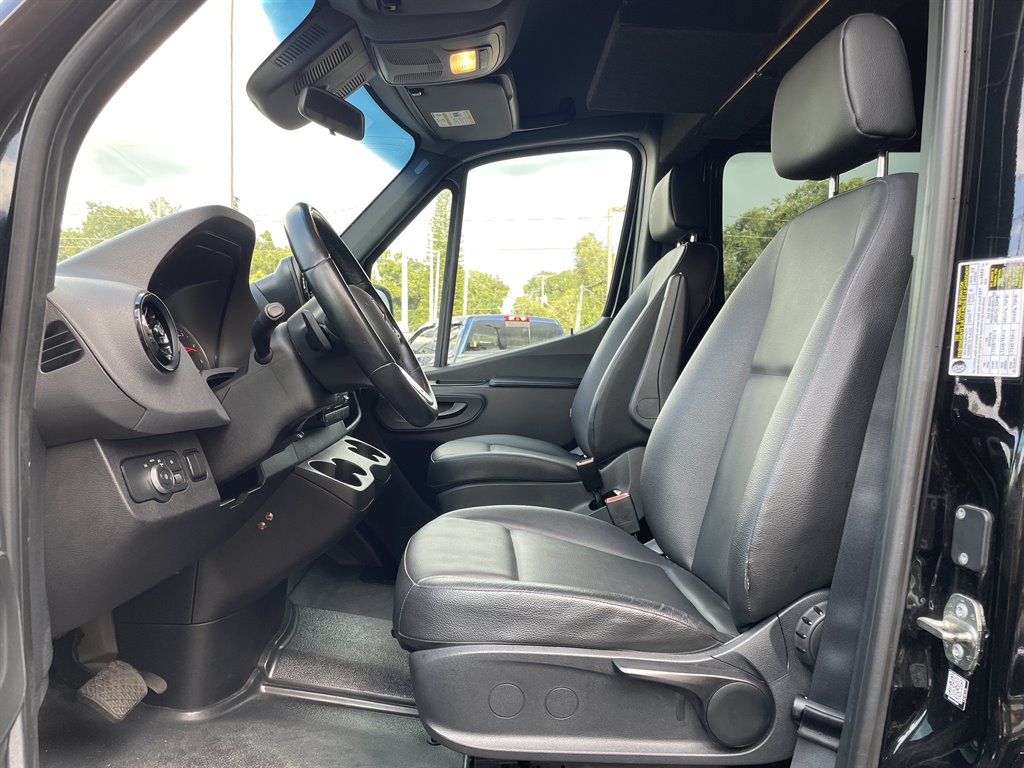 2021 Mercedes-Benz Sprinter 2500 High Roof photo