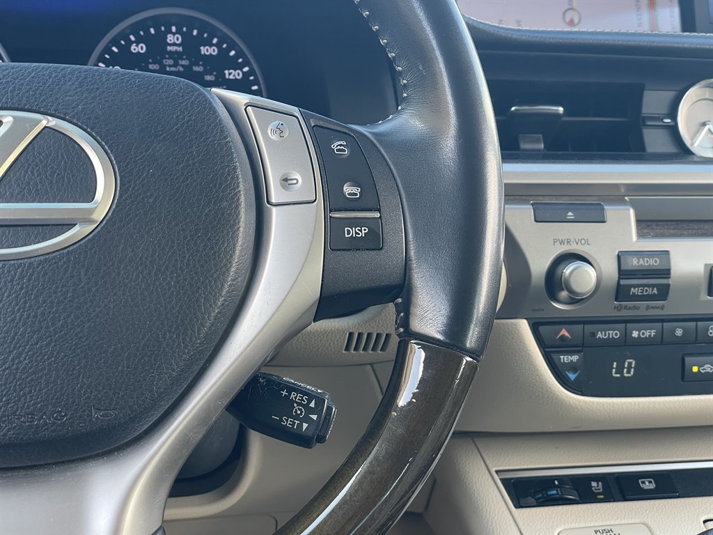 2013 Lexus ES - $10,999