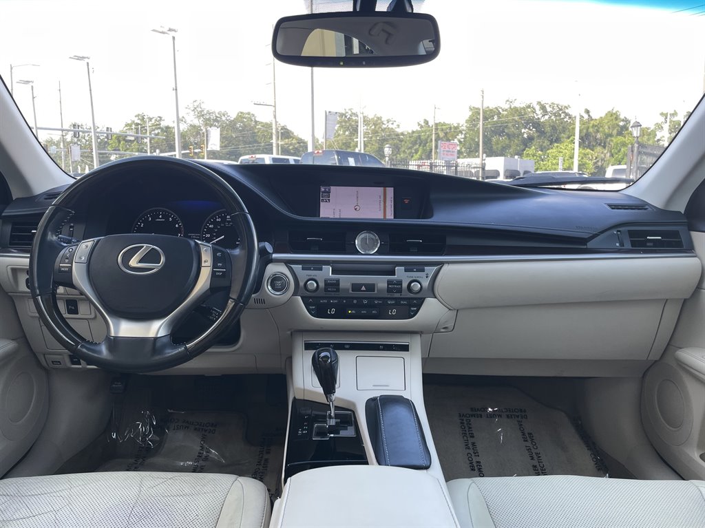2013 Lexus ES - $10,999