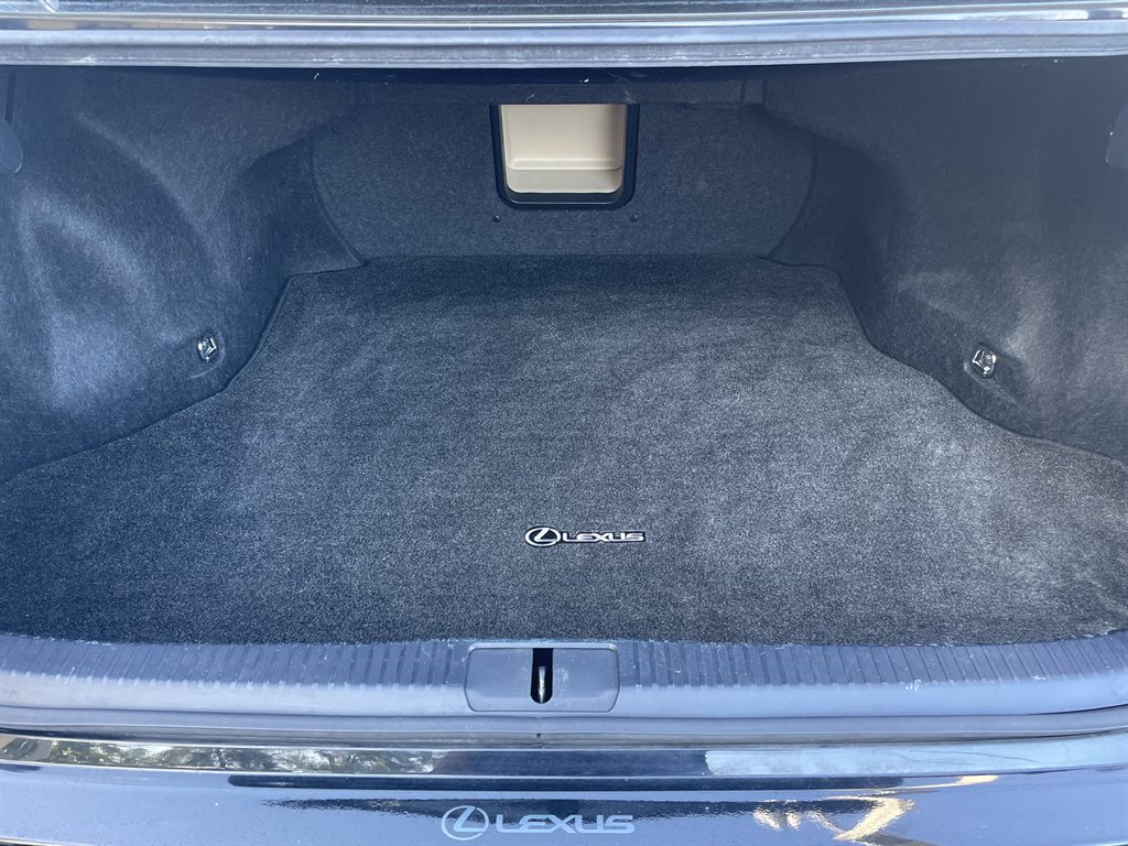 2013 Lexus ES - $10,999