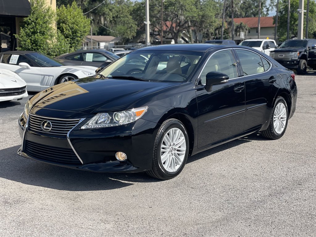 2013 Lexus ES - $10,999