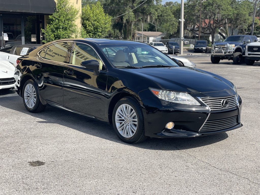 2013 Lexus ES - $10,999