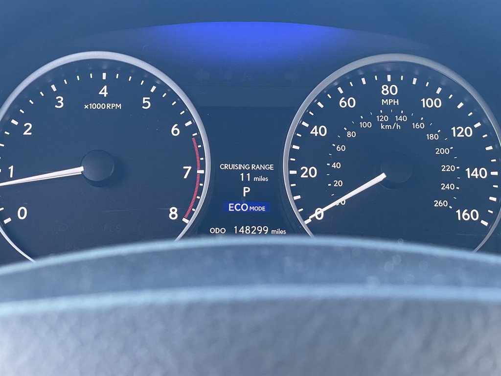2013 Lexus ES - $10,999