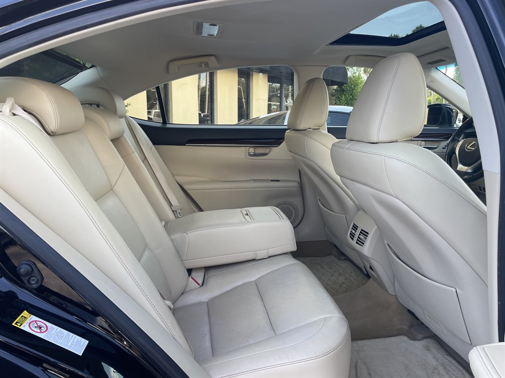 2013 Lexus ES - $10,999