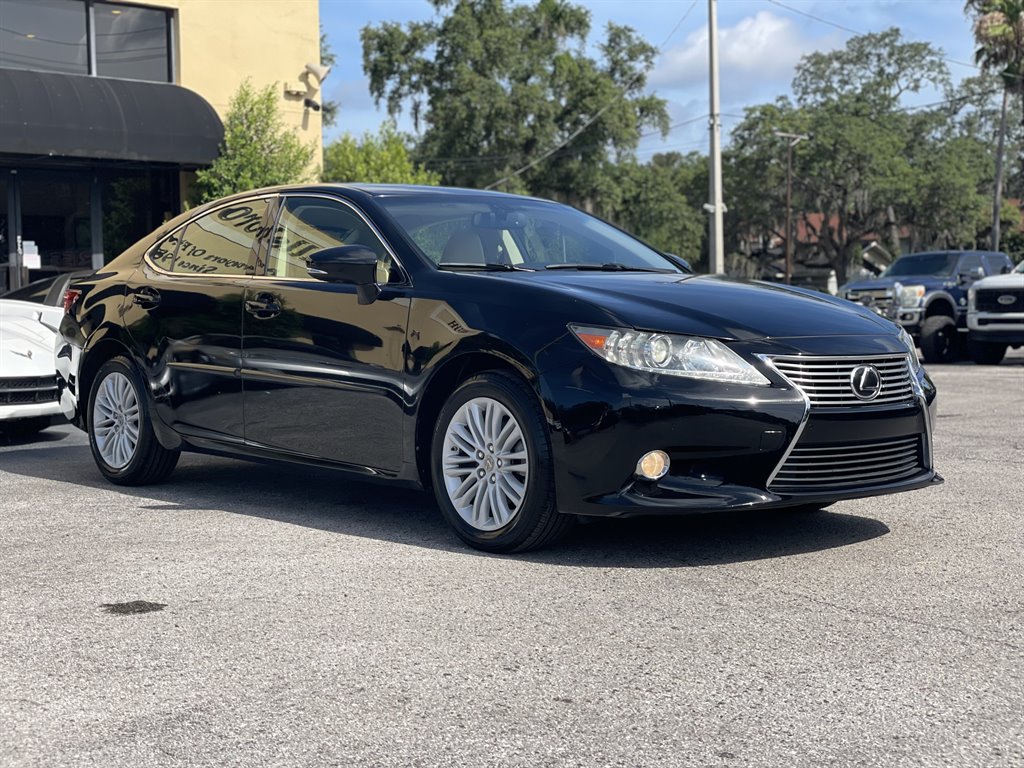 2013 Lexus ES - $10,999