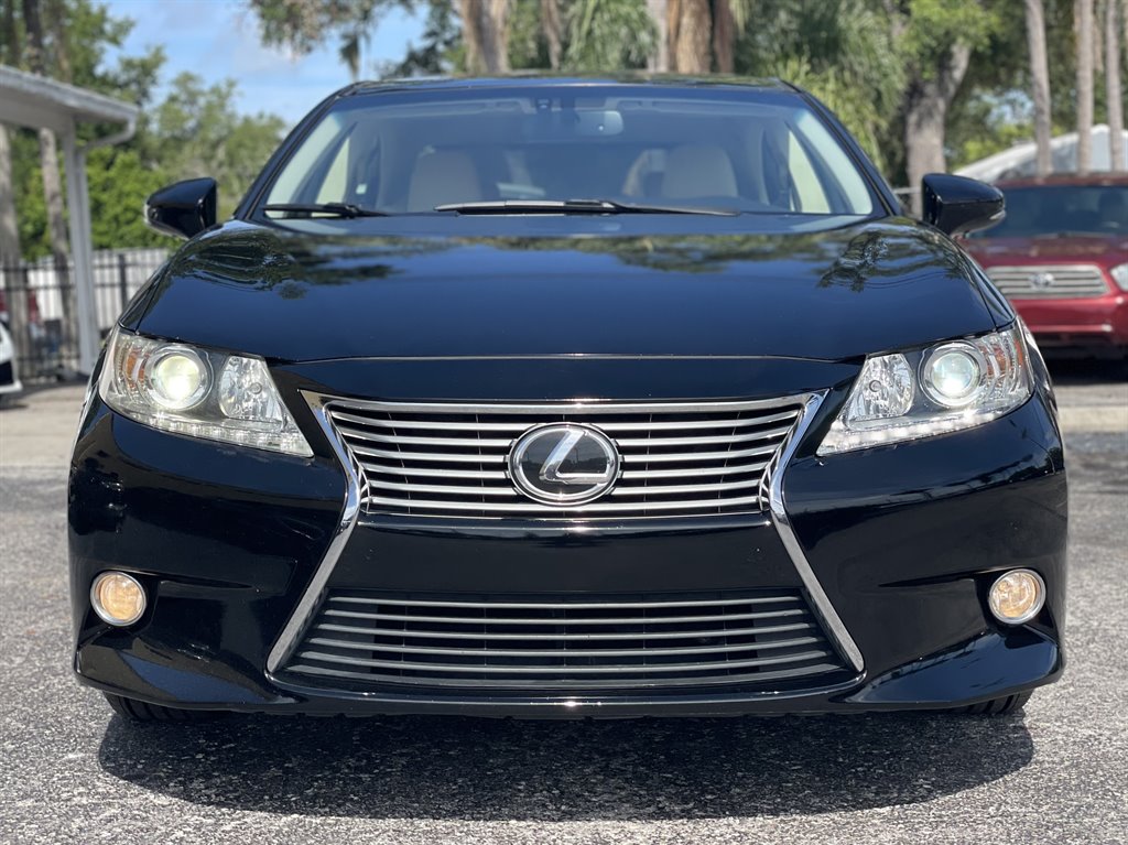2013 Lexus ES - $10,999