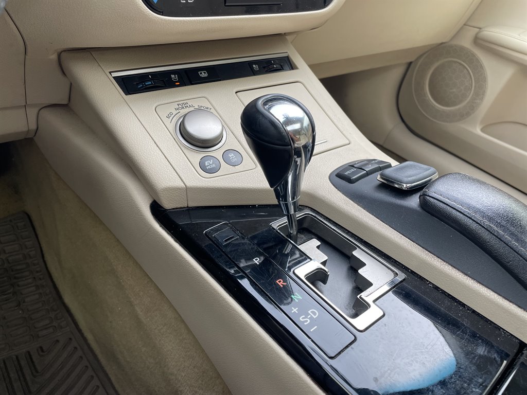 2015 Lexus ES - $11,999