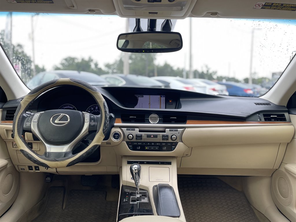 2015 Lexus ES - $11,999