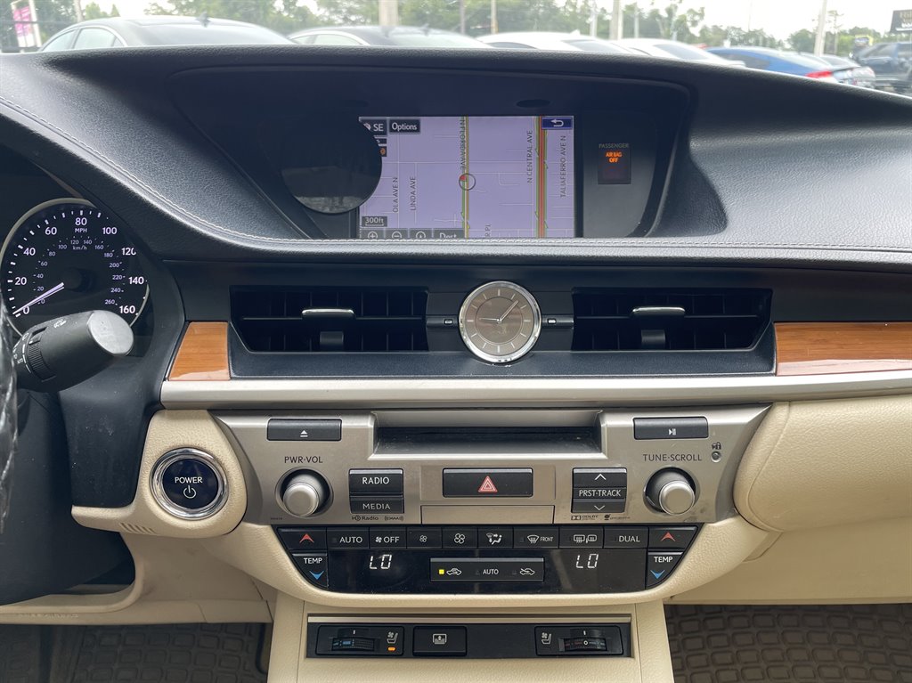 2015 Lexus ES - $11,999