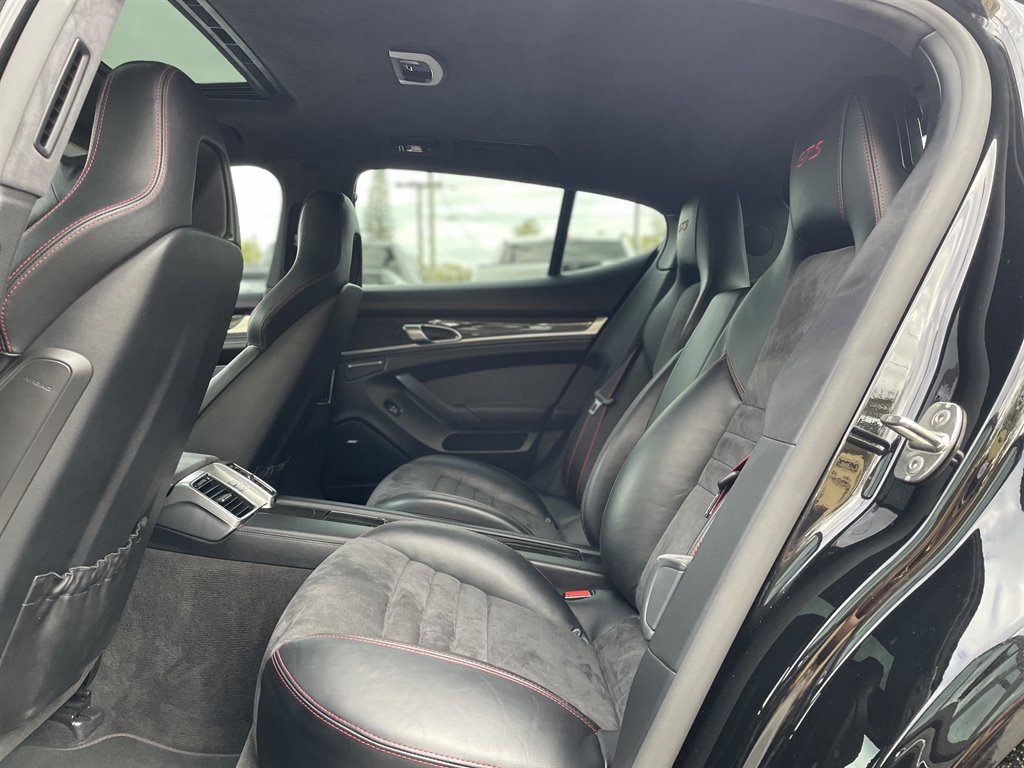 2015 Porsche Panamera GTS photo