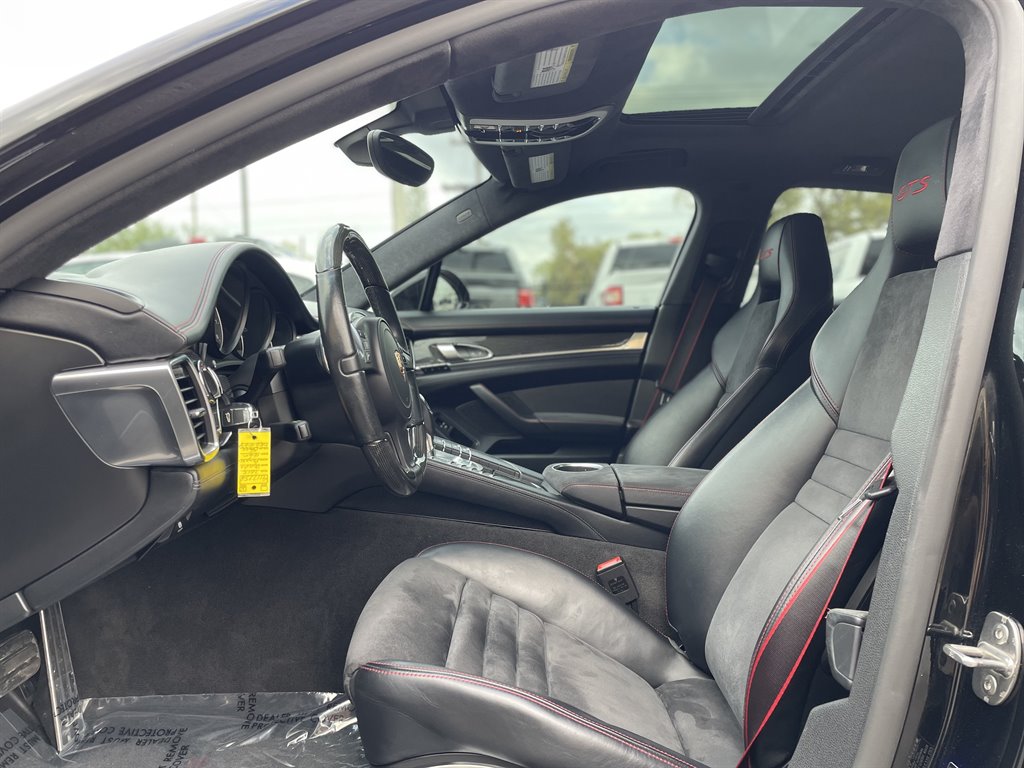2015 Porsche Panamera GTS photo