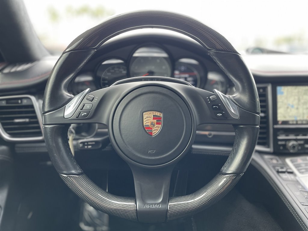 2015 Porsche Panamera GTS photo