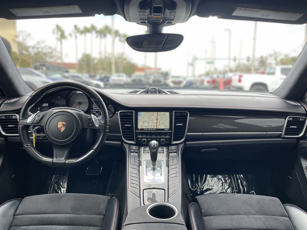 2015 Porsche Panamera GTS photo