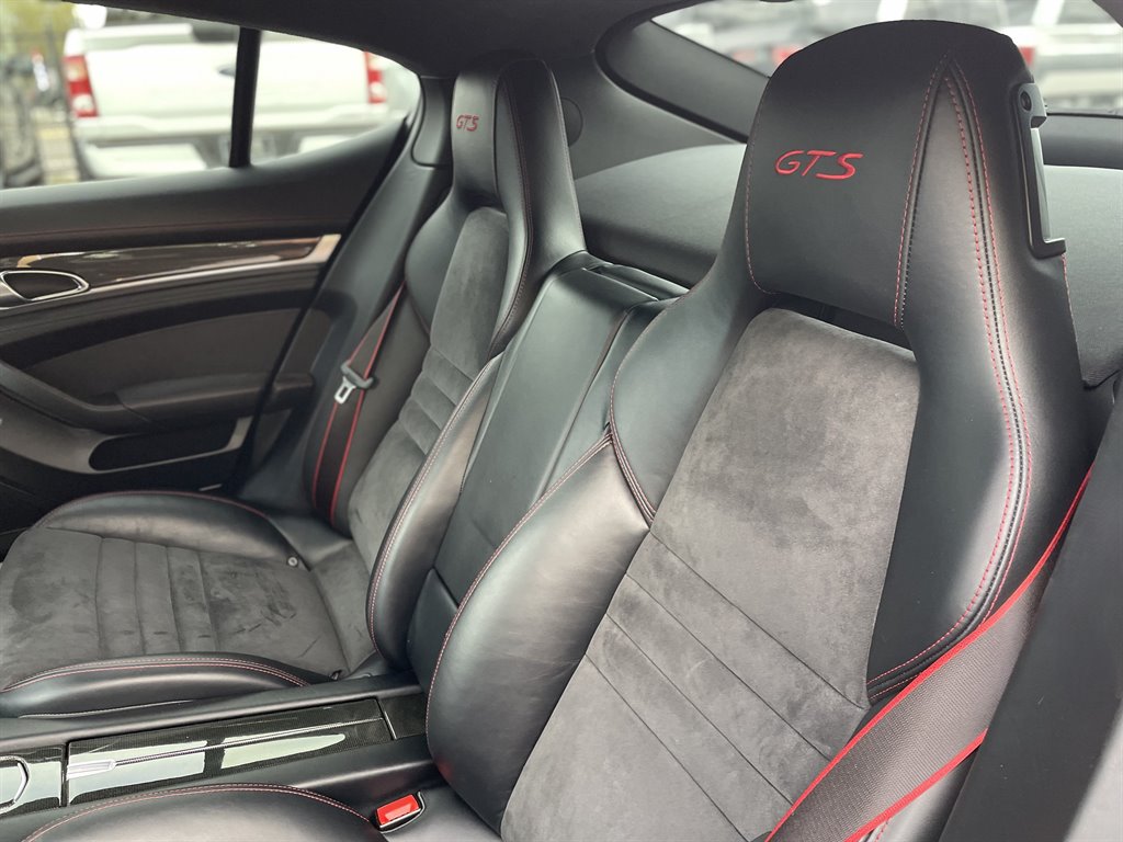 2015 Porsche Panamera GTS photo