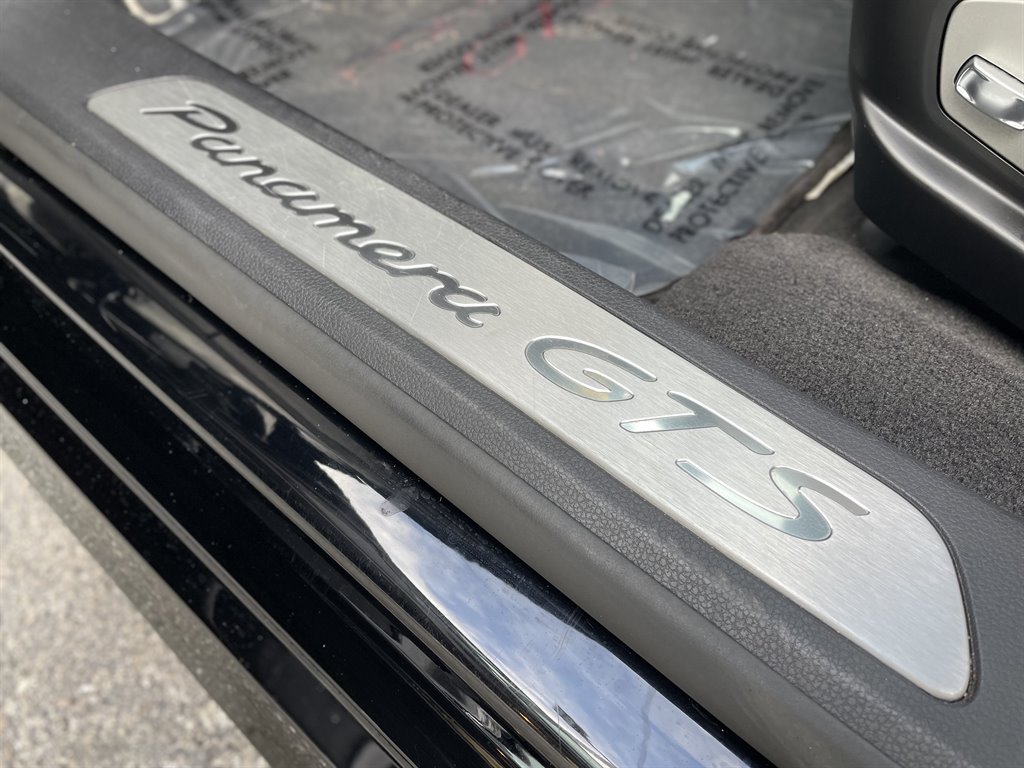 2015 Porsche Panamera GTS photo