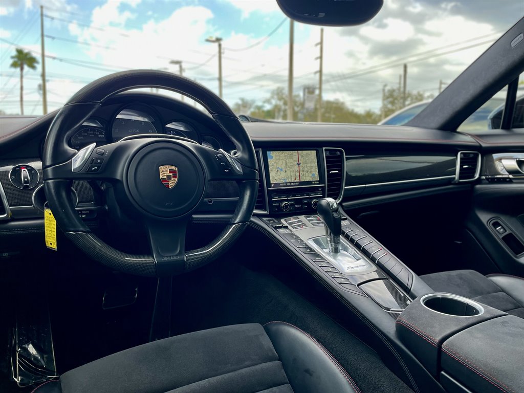 2015 Porsche Panamera GTS photo