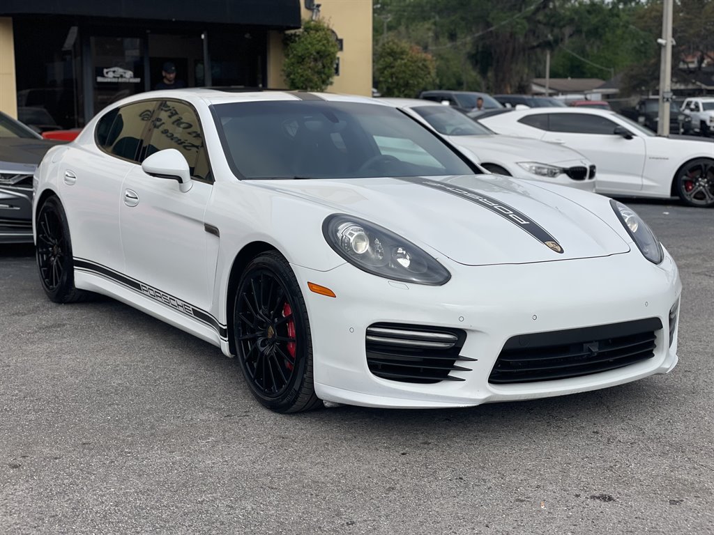 2015 Porsche Panamera GTS photo