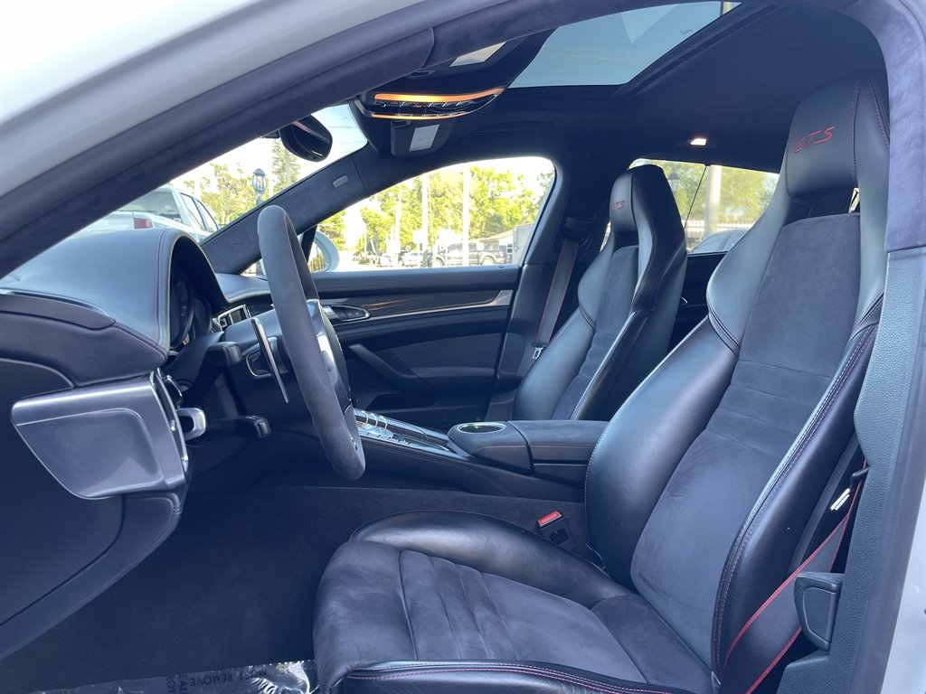 2015 Porsche Panamera GTS photo