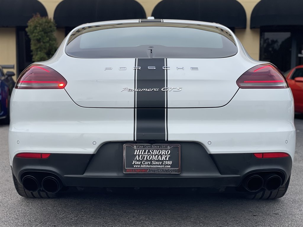 2015 Porsche Panamera GTS photo