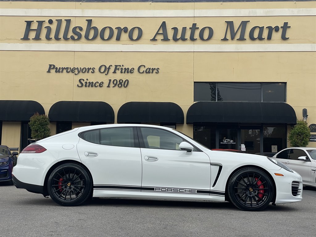 2015 Porsche Panamera GTS photo