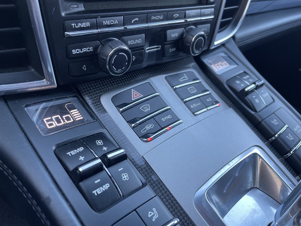 2015 Porsche Panamera GTS photo