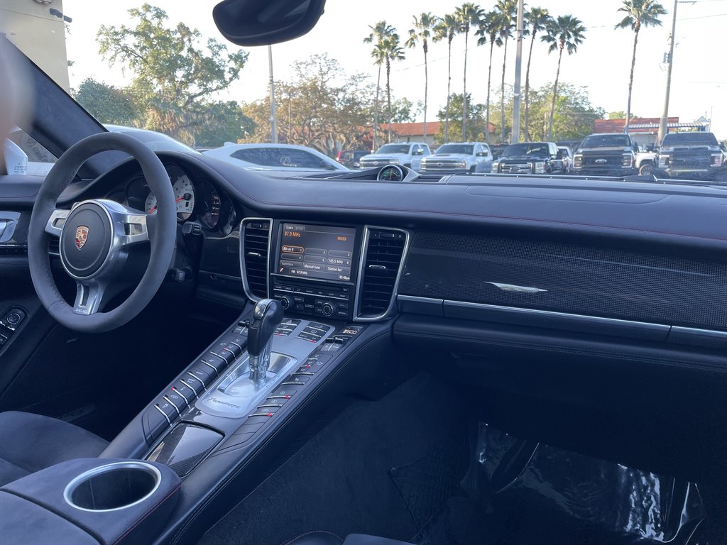 2015 Porsche Panamera GTS photo