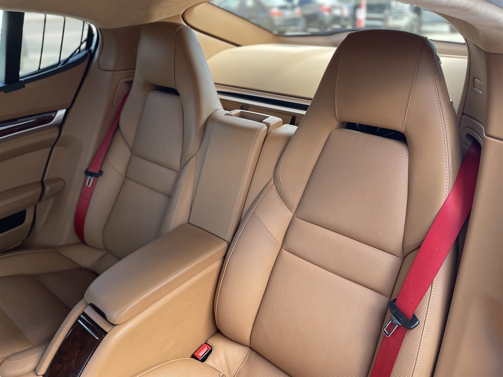 2012 Porsche Panamera Turbo photo
