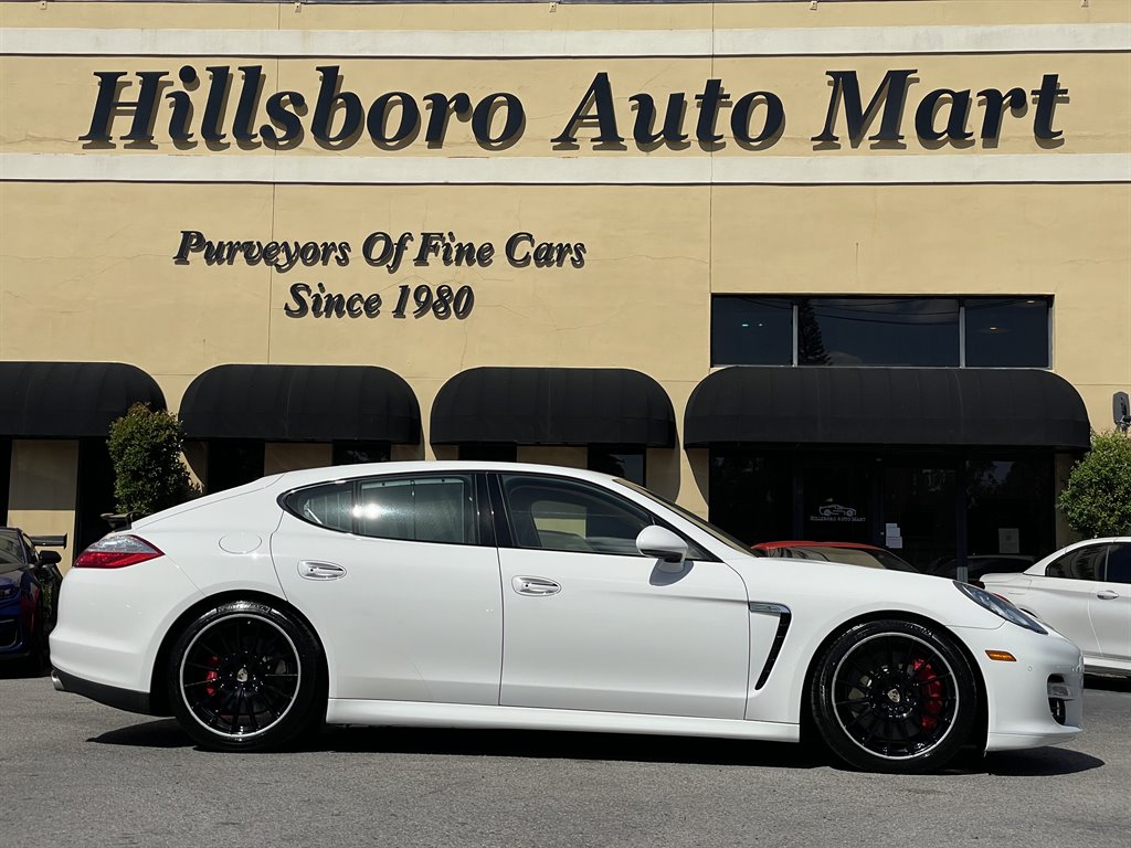 2012 Porsche Panamera Turbo photo