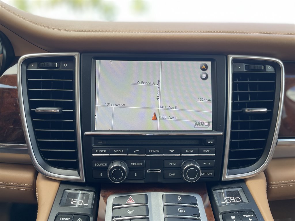 2012 Porsche Panamera Turbo photo