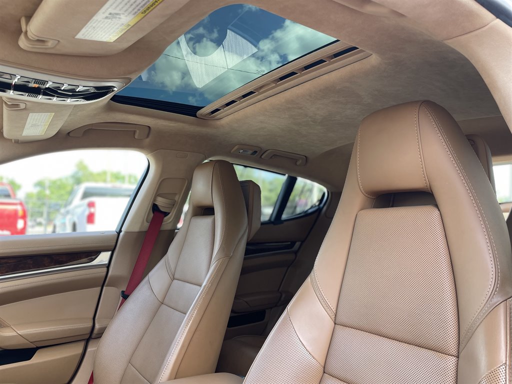 2012 Porsche Panamera Turbo photo