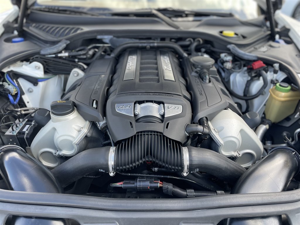 2012 Porsche Panamera Turbo photo