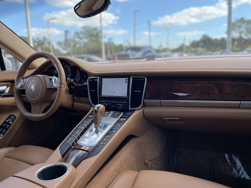 2012 Porsche Panamera Turbo photo