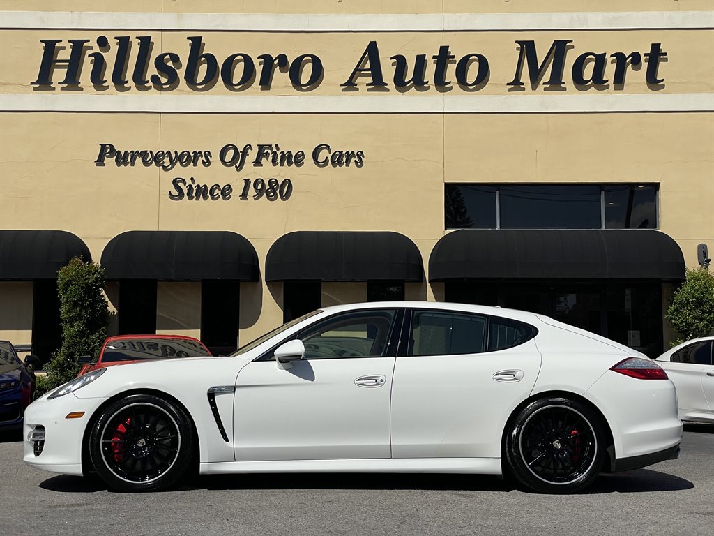 2012 Porsche Panamera Turbo photo