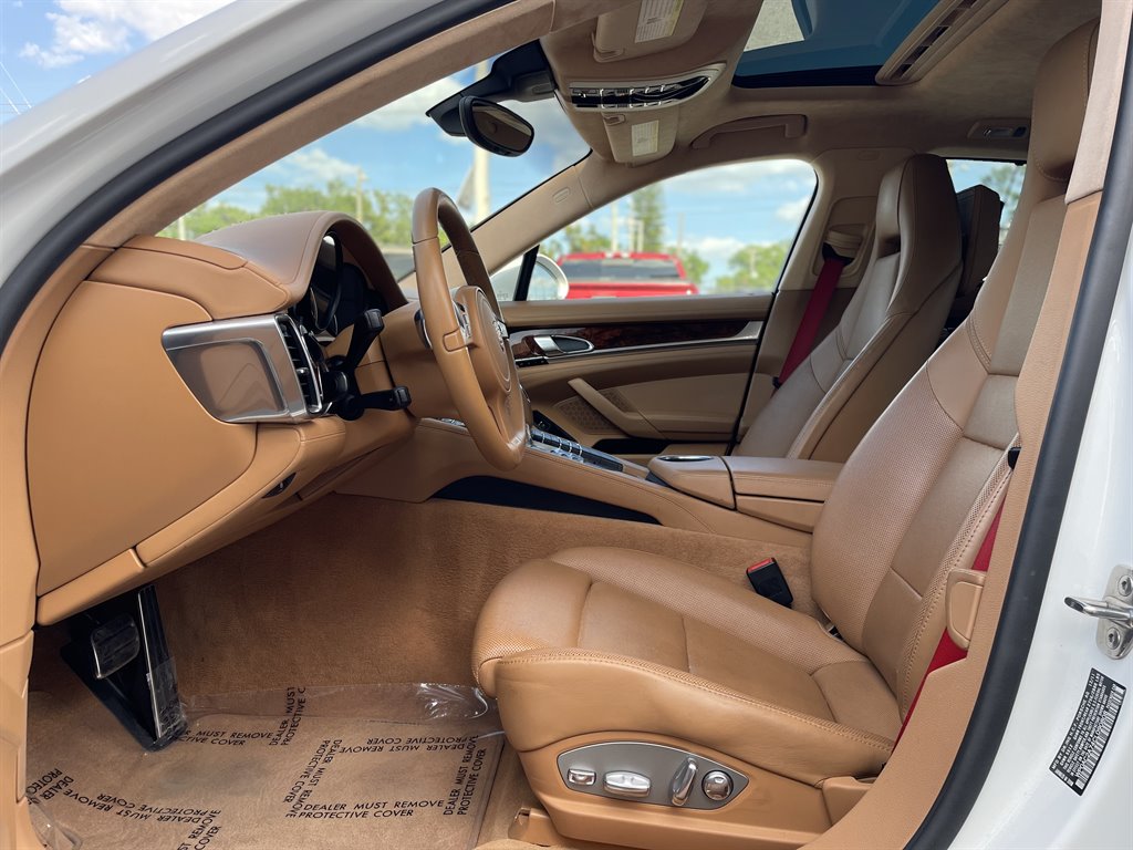 2012 Porsche Panamera Turbo photo