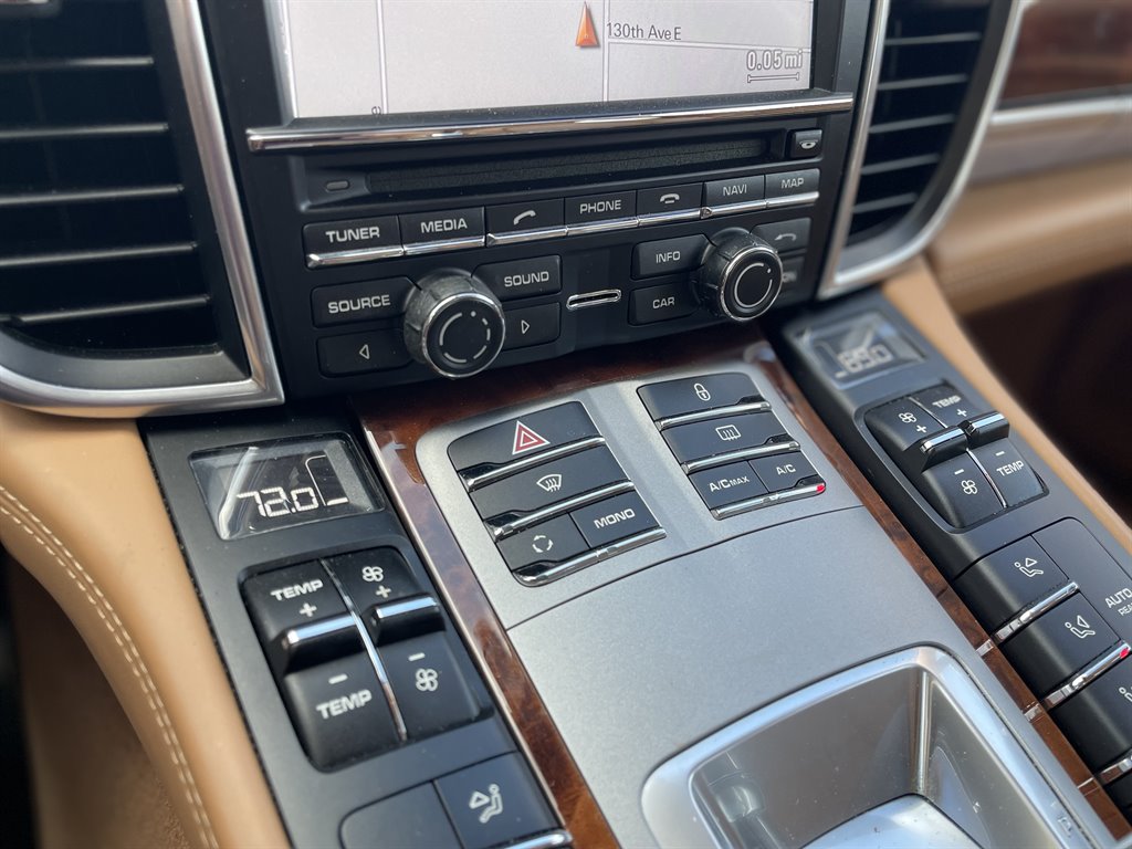 2012 Porsche Panamera Turbo photo
