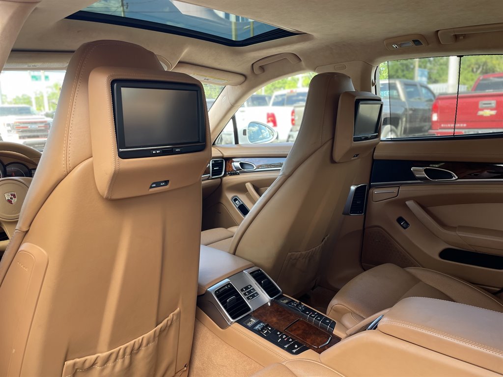 2024 Porsche Cayenne Coupe photo 44
