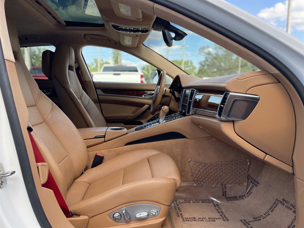 2012 Porsche Panamera Turbo photo