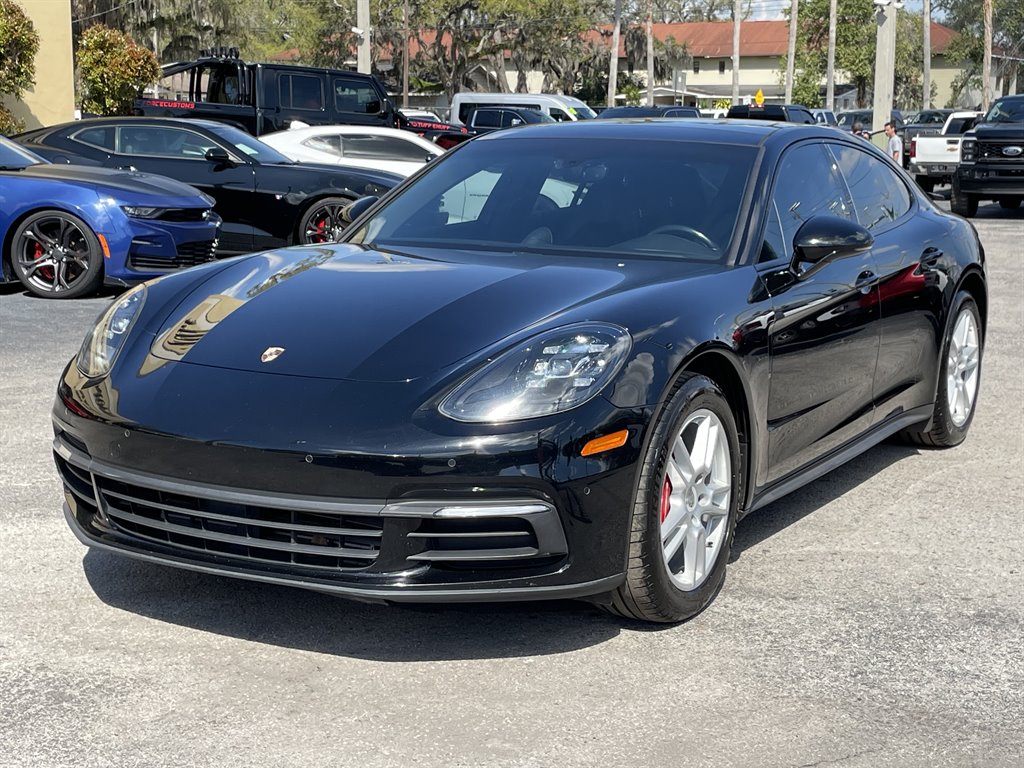 2017 Porsche Panamera 4 photo