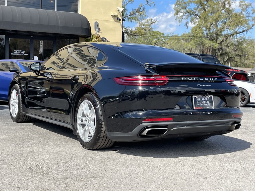2017 Porsche Panamera 4 photo