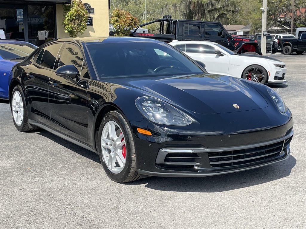 2017 Porsche Panamera 4 photo
