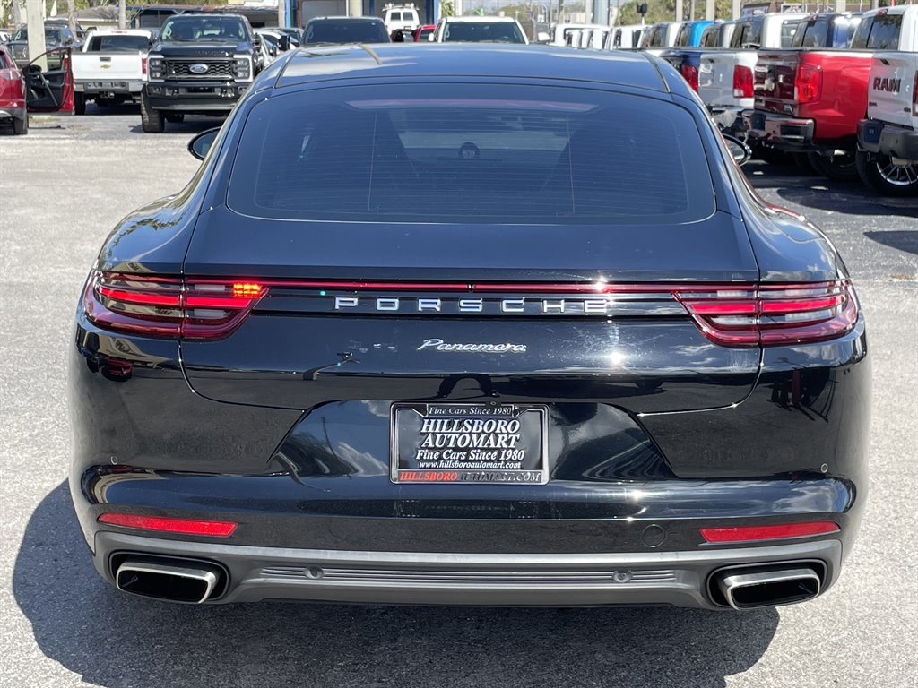 2017 Porsche Panamera 4 photo