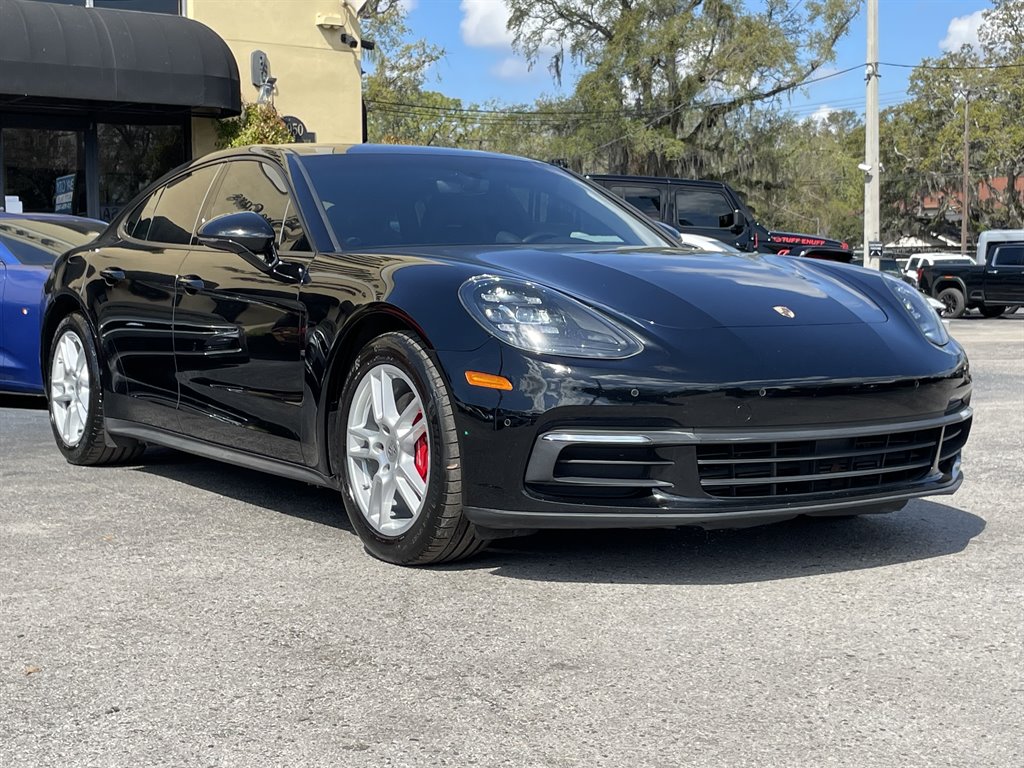 2017 Porsche Panamera 4 photo