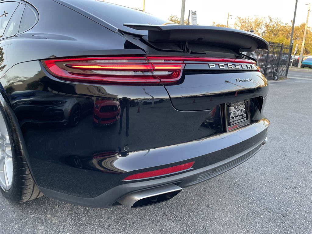 2017 Porsche Panamera 4 photo