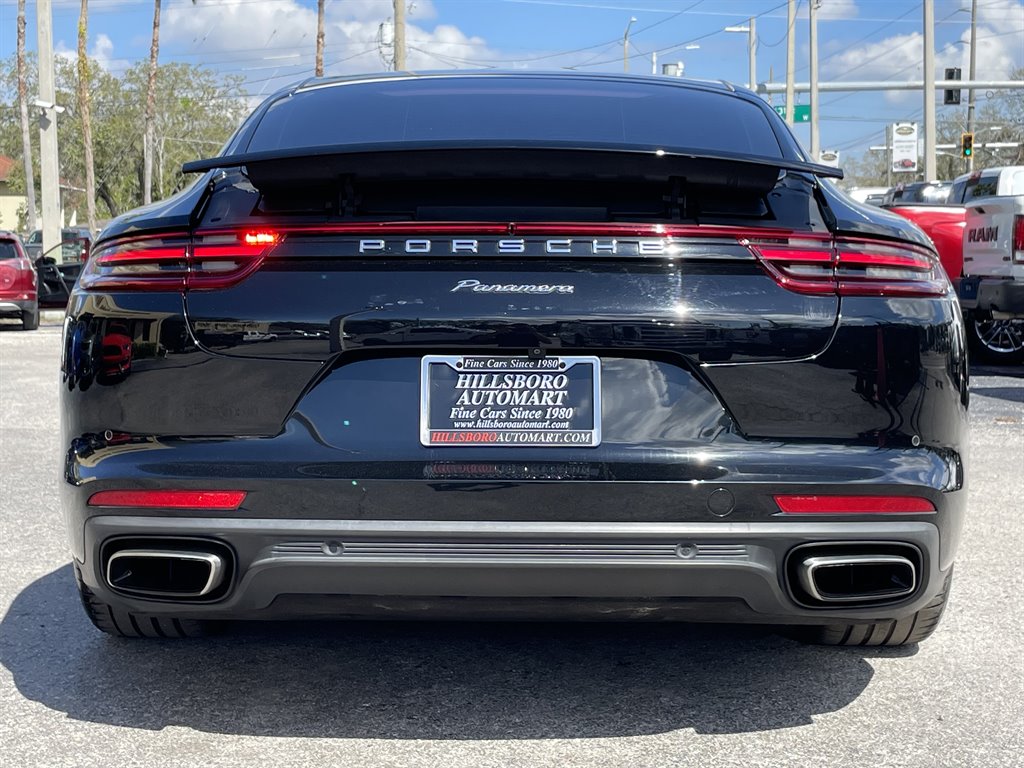 2017 Porsche Panamera 4 photo