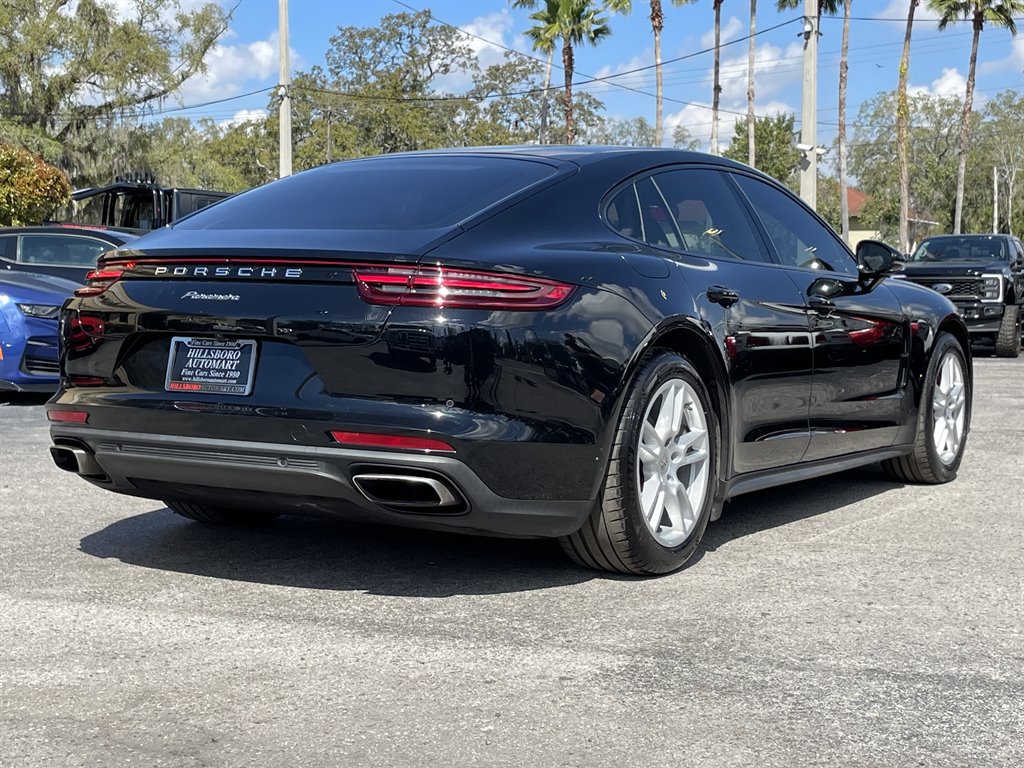 2017 Porsche Panamera 4 photo